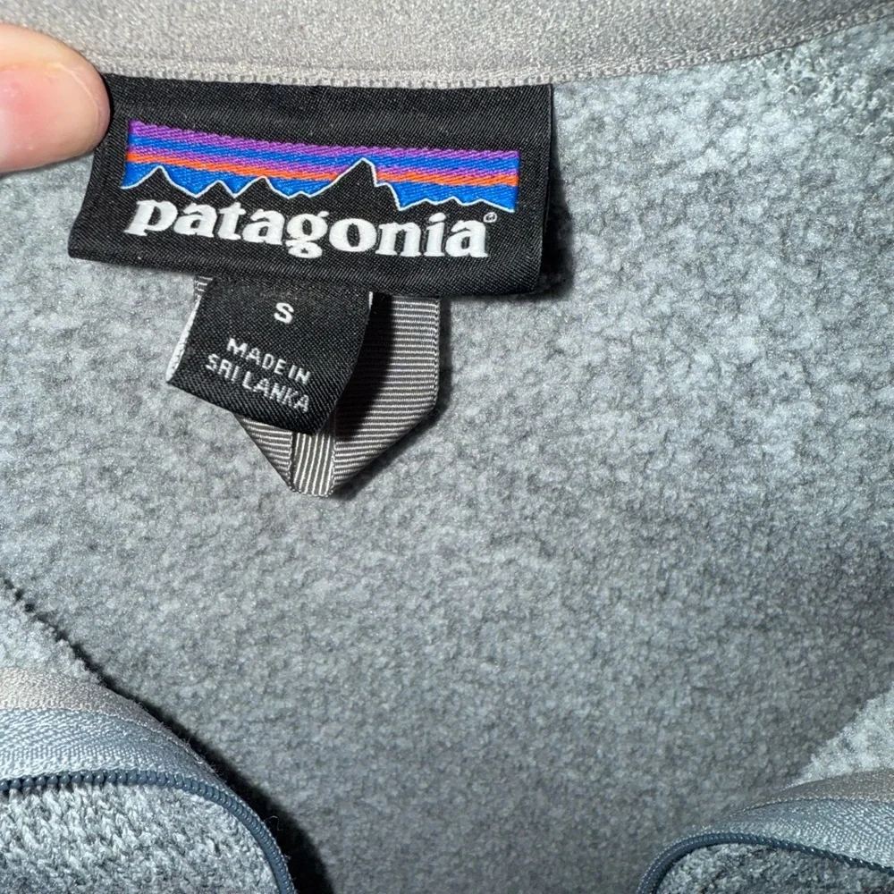 Patagonia gray 3/4 zip sweatshirt size women’s small with zipper pocket - Picture 2 of 6